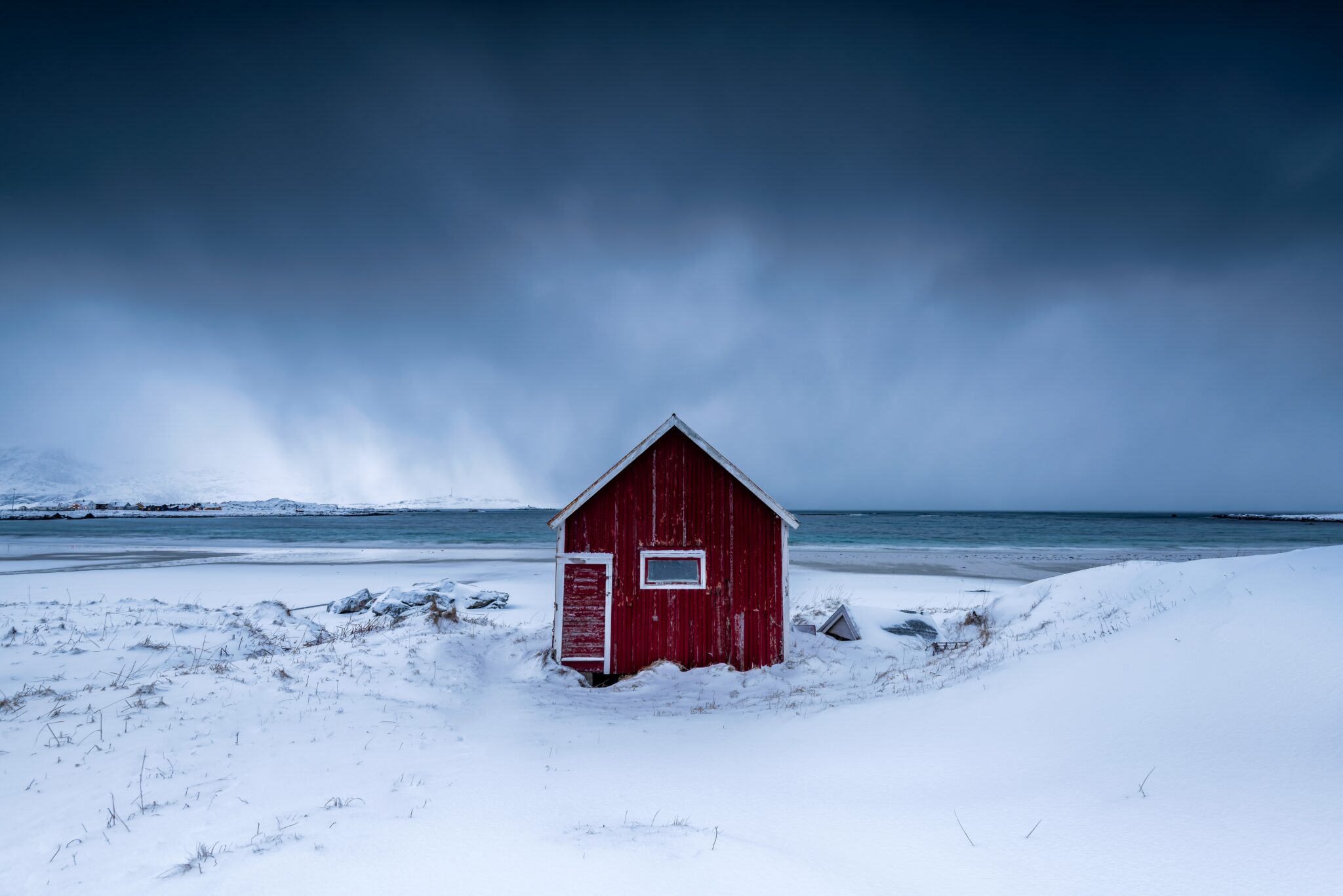 Einsames Haus auf den Lofoten